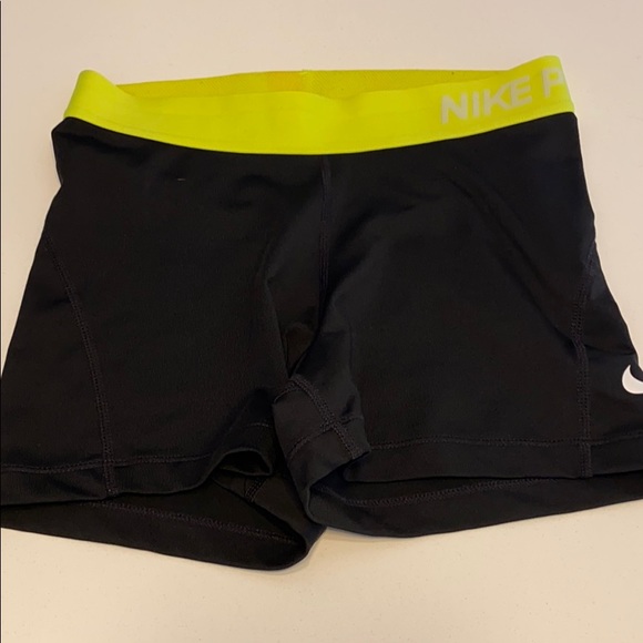 Nike Shorts - Picture 3 of 4